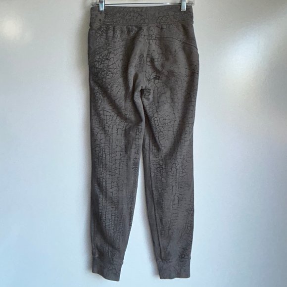 NEW Lululemon Warm Down Jogger Pants ~Thread Dye Rover Black ~Size 4 - Picture 7 of 10